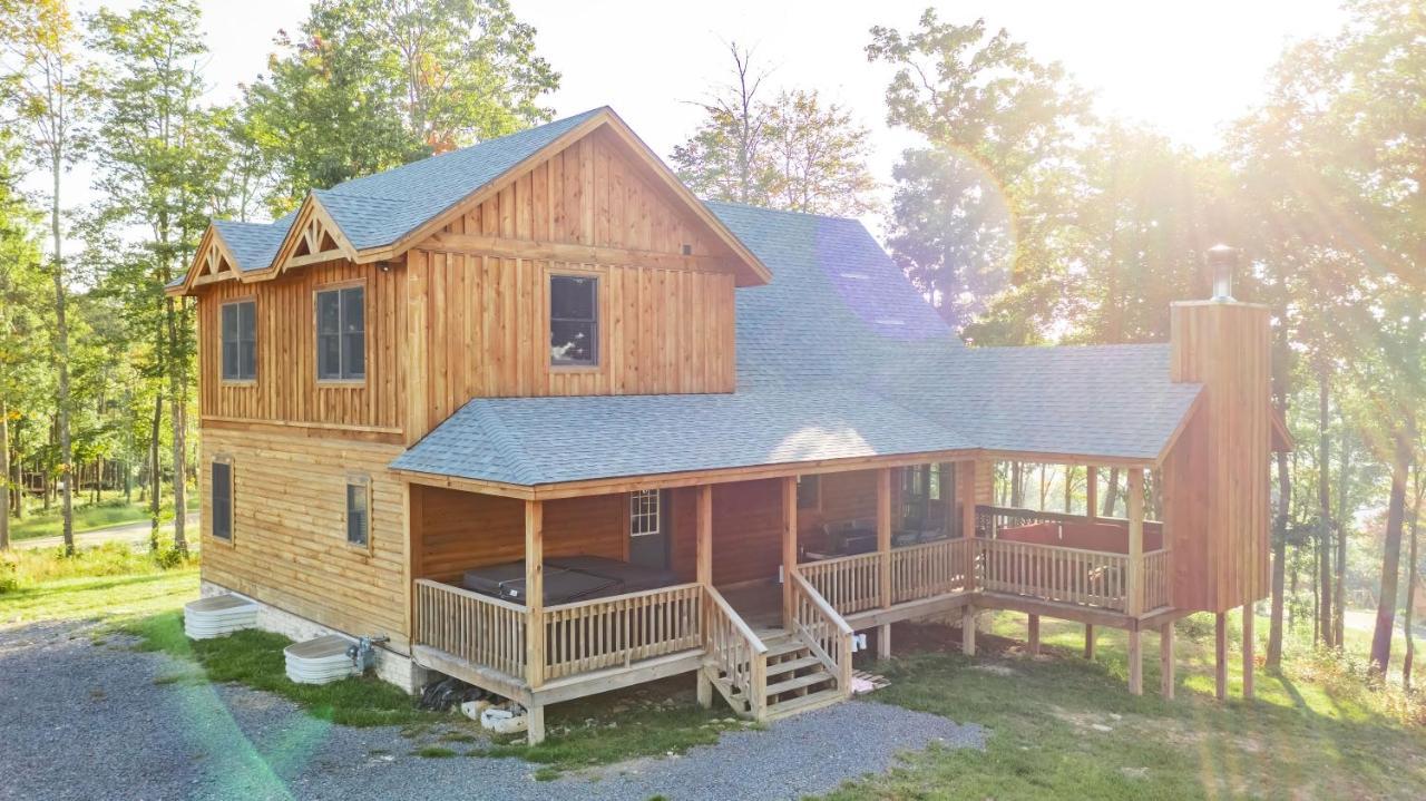 Cjs Mountain Lodge McHenry Exterior photo
